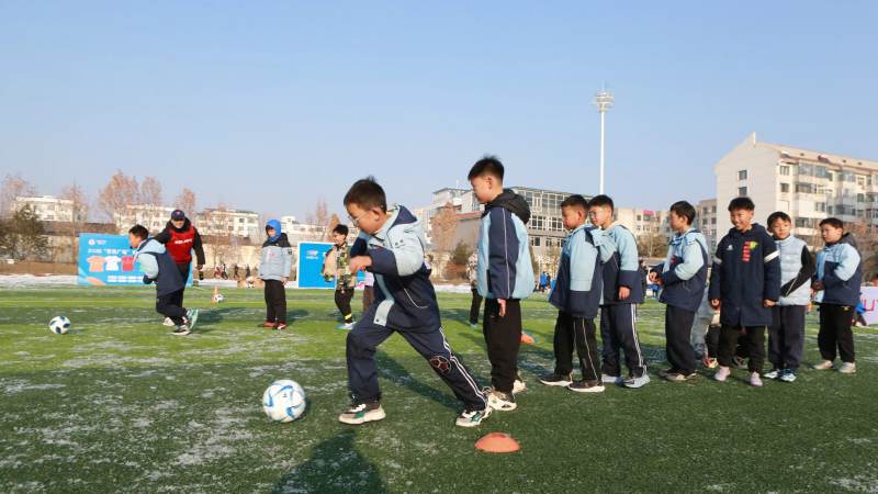 皇马巴萨国家德比战术分析：攻防博弈与中场控制权争夺
